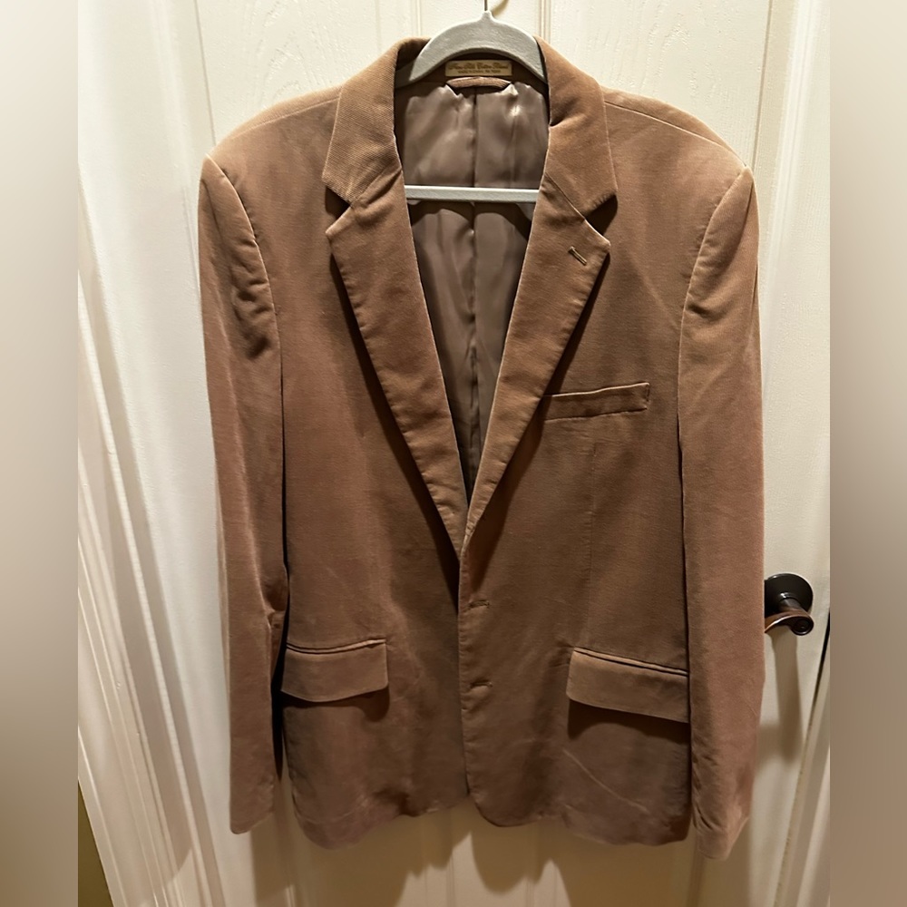 Parisians Signature Pinwale Corduroy Sports Coat in Camel Brown. Men’s Size 44L.